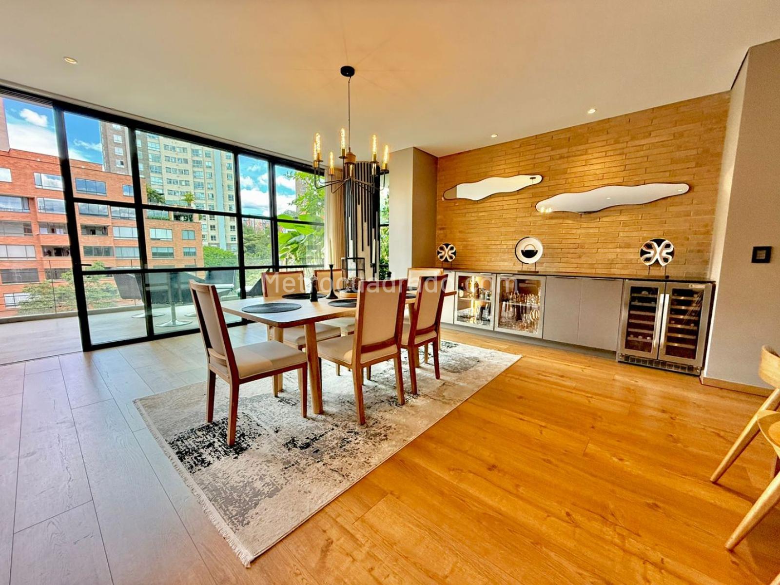 Apartamento de 4 habitaciones en venta en El Poblado, Medellín — imagen 1 de 20