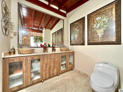 Apartamento de 4 alcobas en venta en Laureles, Medellín, 215 m² · foto 10 de 20