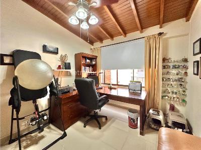 Apartamento de 4 alcobas en venta en Laureles, Medellín, 215 m² · foto 11 de 20