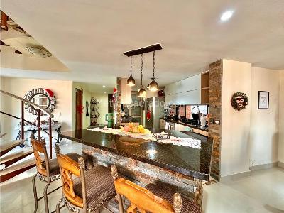 Apartamento de 4 alcobas en venta en Laureles, Medellín, 215 m² · foto 18 de 20