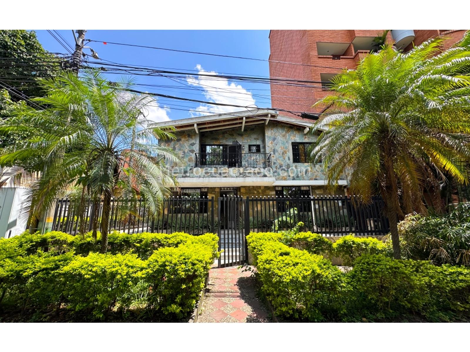 Casa de 5 habitaciones en venta en La Castellana, Medellín — imagen 1 de 20