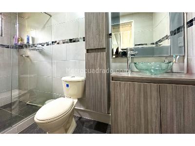 Casa de 5 alcobas en venta en La Castellana, Medellín, 276 m² · foto 7 de 20