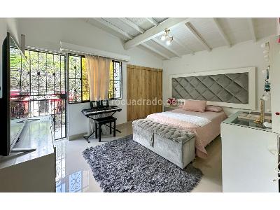 Casa de 5 alcobas en venta en La Castellana, Medellín, 276 m² · foto 13 de 20