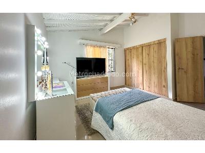 Casa de 5 alcobas en venta en La Castellana, Medellín, 276 m² · foto 14 de 20