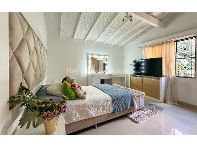 Casa de 5 alcobas en venta en La Castellana, Medellín, 276 m² · foto 15 de 20