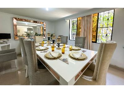 Casa de 5 alcobas en venta en La Castellana, Medellín, 276 m² · foto 19 de 20