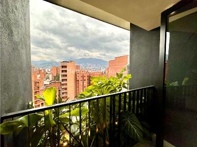 Apartamento de 2 alcobas en venta en Laureles, Medellín, 156 m² · foto 2 de 20