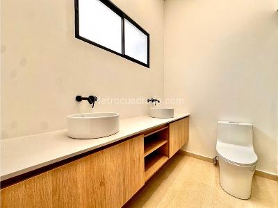 Apartamento de 2 alcobas en venta en Laureles, Medellín, 156 m² · foto 6 de 20
