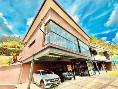 Casa de 4 alcobas en venta en Las Palmas, Medellín, 402 m² · foto 2 de 20