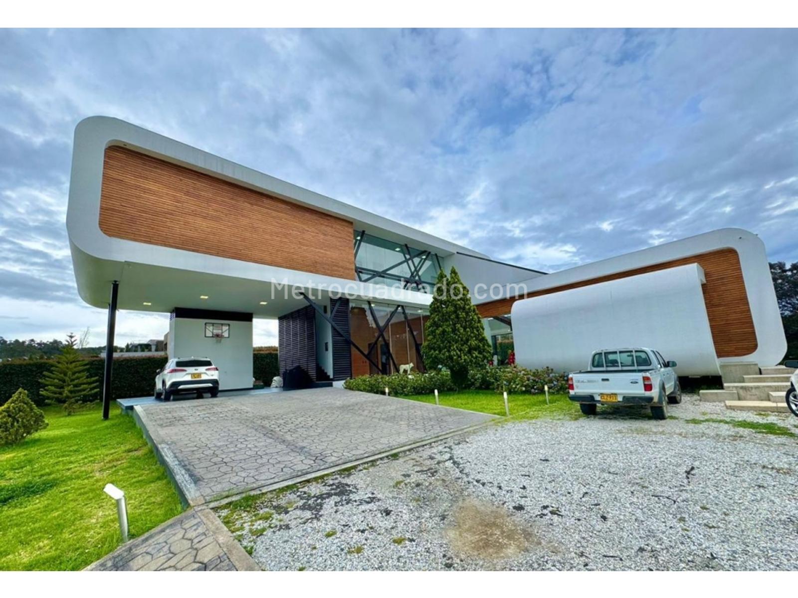 Casa de 4 habitaciones en venta en Palmas, Medellín — imagen 1 de 20