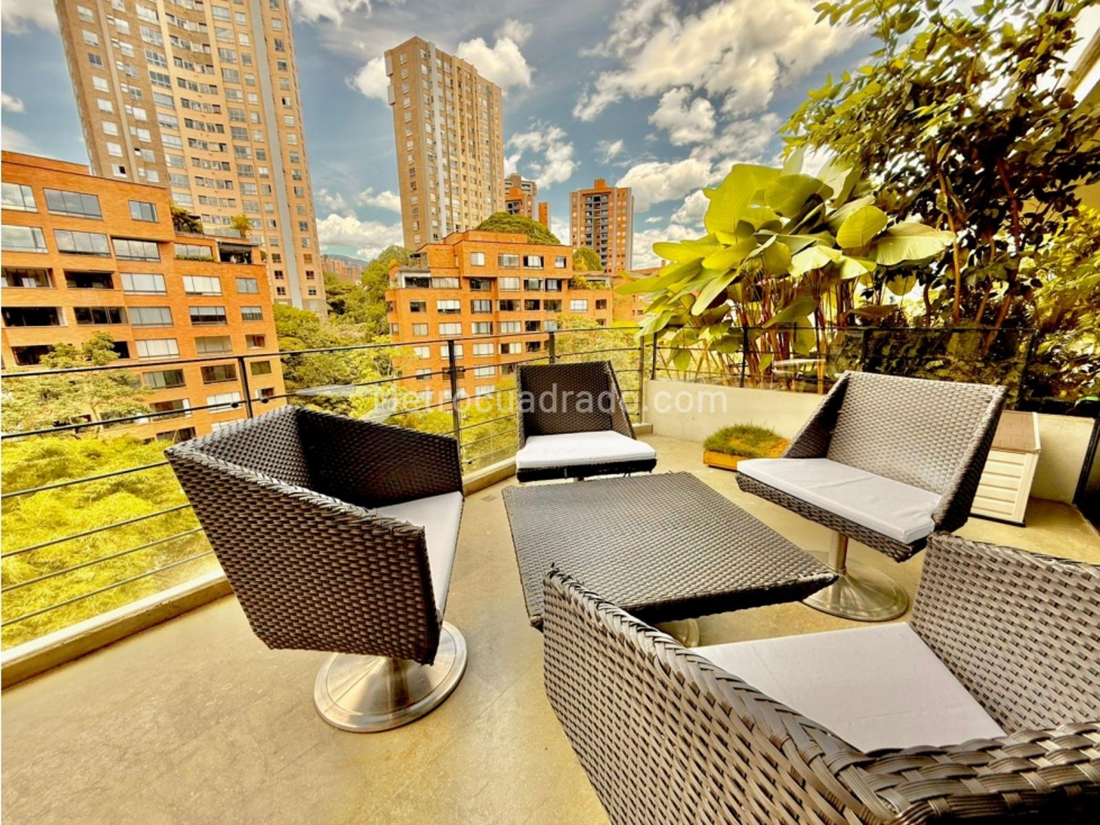 Apartamento de 3 habitaciones en venta en Poblado, Medellín — imagen 1 de 20