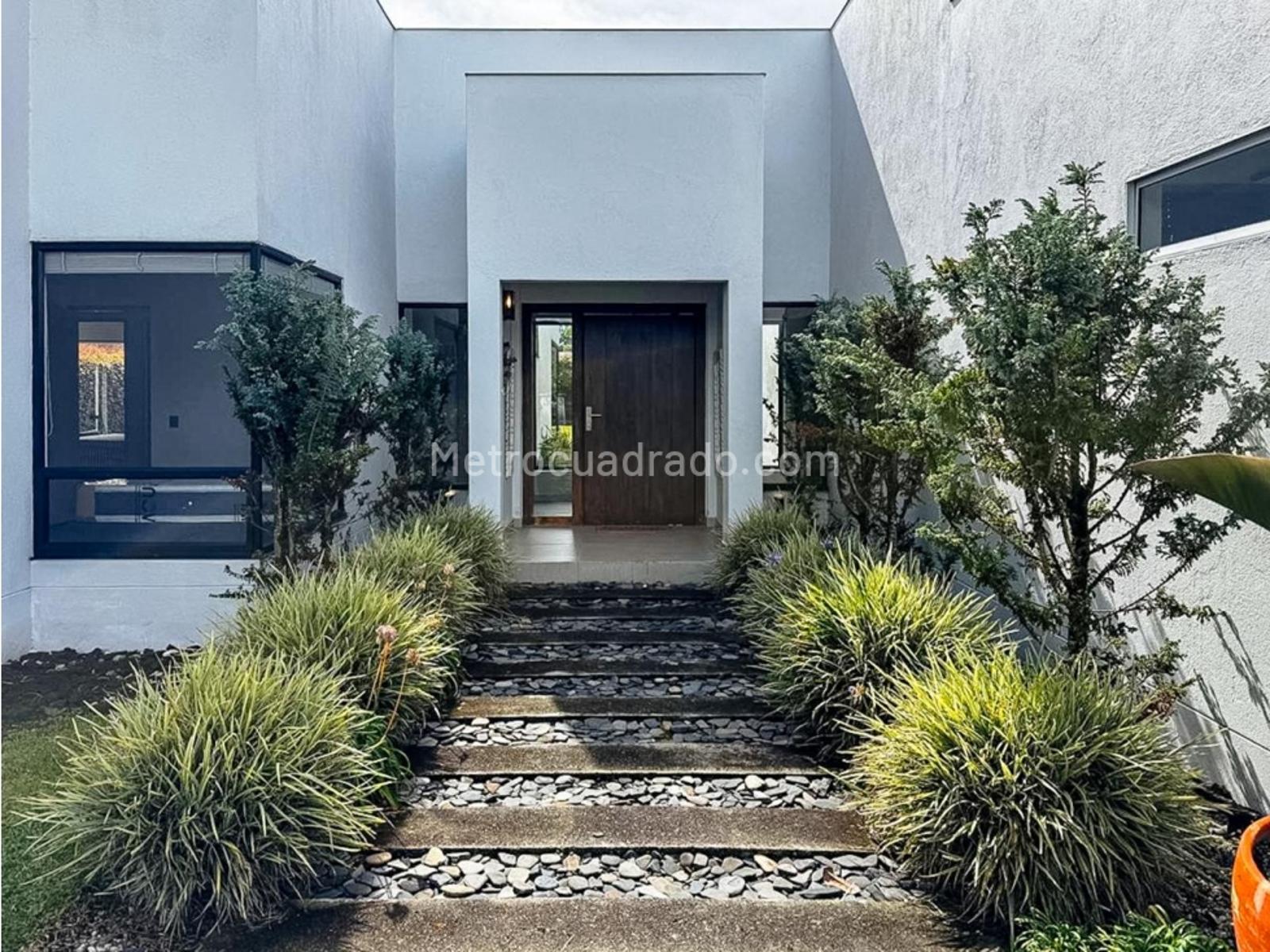 Casa de 4 habitaciones en venta en Palmas, Medellín — imagen 1 de 20