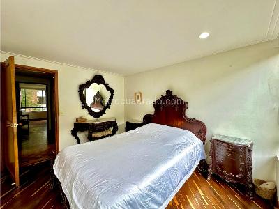 Apartamento de 3 alcobas en venta en La Florida, Medellín, 207 m² · foto 11 de 19