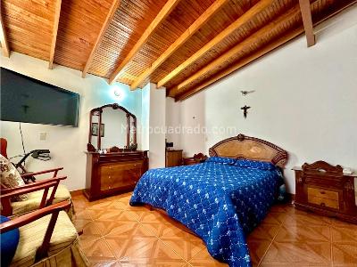 Apartamento de 3 alcobas en venta en Las Acacias, Medellín, 167 m² · foto 8 de 18