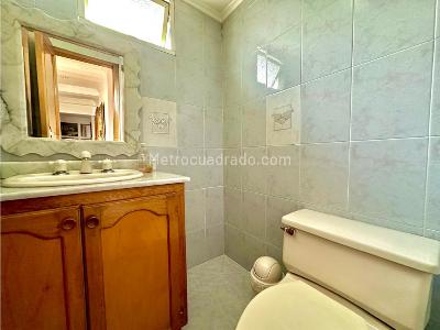 Apartamento de 3 alcobas en venta en Las Acacias, Medellín, 167 m² · foto 12 de 18