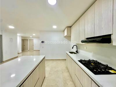 Apartamento de 3 alcobas en venta en Laureles, Medellín, 133 m² · foto 9 de 20