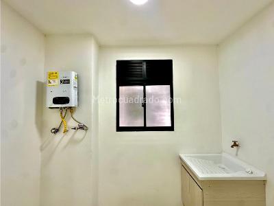 Apartamento de 3 alcobas en venta en Laureles, Medellín, 133 m² · foto 10 de 20
