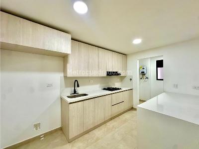 Apartamento de 3 alcobas en venta en Laureles, Medellín, 133 m² · foto 11 de 20