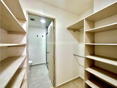 Apartamento de 3 alcobas en venta en Laureles, Medellín, 133 m² · foto 17 de 20