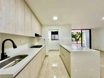 Apartamento de 3 alcobas en venta en Laureles, Medellín, 133 m² · foto 18 de 20