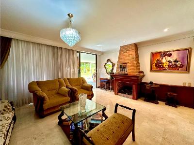 Casa de 4 alcobas en venta en El Poblado, Medellín, 995 m² · foto 12 de 20