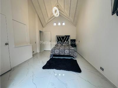 Casa de 3 alcobas en venta en El Poblado, Medellín, 260 m² · foto 3 de 20