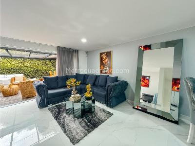 Casa de 3 alcobas en venta en El Poblado, Medellín, 260 m² · foto 12 de 20