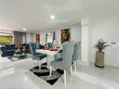 Casa de 3 alcobas en venta en El Poblado, Medellín, 260 m² · foto 18 de 20