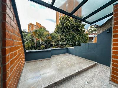 Casa de 3 alcobas en venta en El Poblado, Medellín, 260 m² · foto 20 de 20