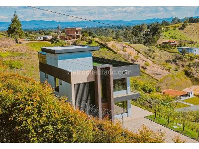 Casa de 4 alcobas en venta en Rionegro, Rionegro · foto 2 de 20