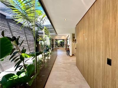 Casa de 5 alcobas en venta en El Poblado, Medellín, 760 m² · foto 10 de 20
