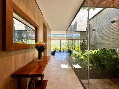 Casa de 5 alcobas en venta en El Poblado, Medellín, 760 m² · foto 16 de 20