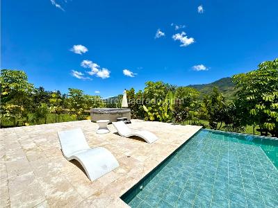 Casa de 5 alcobas en venta en El Poblado, Medellín, 760 m² · foto 3 de 20