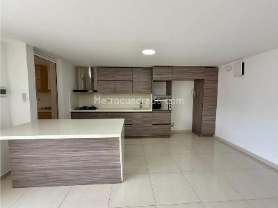 Apartamento de 3 alcobas en venta en Rosales, Medellín, 112 m² · foto 2 de 13