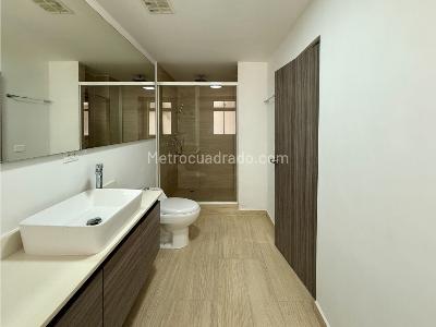 Apartamento de 3 alcobas en venta en Rosales, Medellín, 112 m² · foto 11 de 13