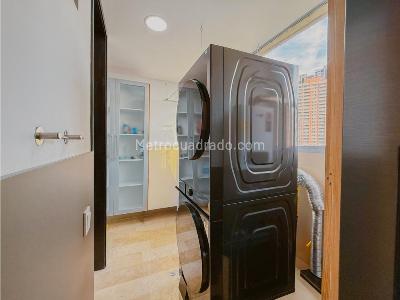 Apartamento de 3 alcobas en venta en El Poblado, Medellín, 224 m² · foto 9 de 20