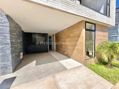 Casa de 3 alcobas en venta en Llanogrande, Rionegro, 230 m² · foto 2 de 20