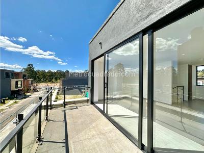Casa de 3 alcobas en venta en Llanogrande, Rionegro, 230 m² · foto 3 de 20