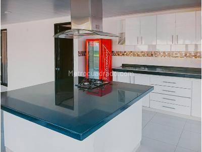 Casa de 5 alcobas en venta en La Llanerita, Villavicencio, 1300 m² · foto 10 de 20
