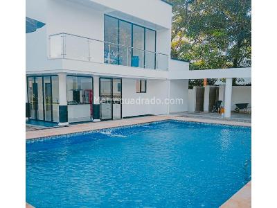 Casa de 5 alcobas en venta en La Llanerita, Villavicencio, 1300 m² · foto 2 de 20