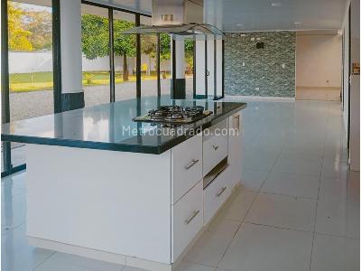 Casa de 5 alcobas en venta en La Llanerita, Villavicencio, 1300 m² · foto 8 de 20
