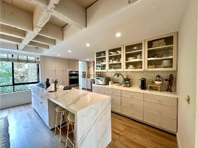 Apartamento de 2 alcobas en venta en El Poblado, Medellín, 208 m² · foto 3 de 20