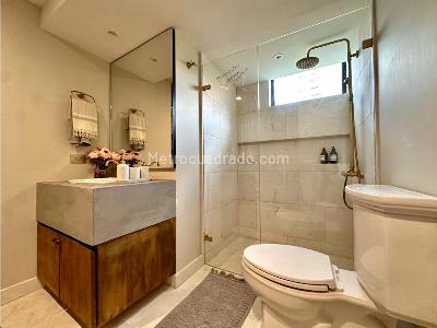 Apartamento de 2 alcobas en venta en El Poblado, Medellín, 208 m² · foto 4 de 20
