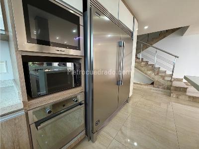 Casa de 4 alcobas en arriendo en Las Palmas, Medellín, 612 m² · foto 6 de 16