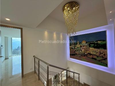 Casa de 4 alcobas en arriendo en Las Palmas, Medellín, 612 m² · foto 15 de 16
