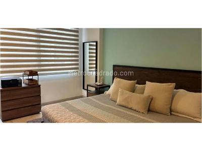 Apartamento de 3 alcobas en venta en Castropol, Medellín, 149 m² · foto 3 de 9