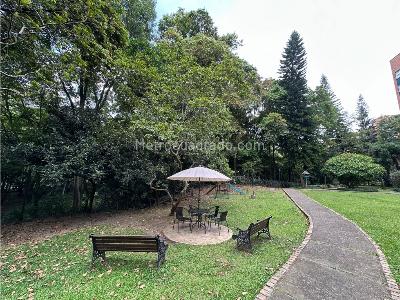 Apartamento de 3 alcobas en venta en El Poblado, Medellín, 135 m² · foto 18 de 20