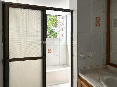 Apartamento de 3 alcobas en venta en El Poblado, Medellín, 135 m² · foto 5 de 20