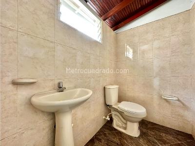 Casa de 4 alcobas en venta en Colombia, Medellín, 200 m² · foto 10 de 20