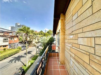 Casa de 4 alcobas en venta en Colombia, Medellín, 200 m² · foto 2 de 20